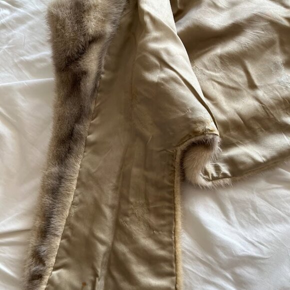 Vintage Blonde Fur Stole - One Size Fits All - Picture 2 of 4